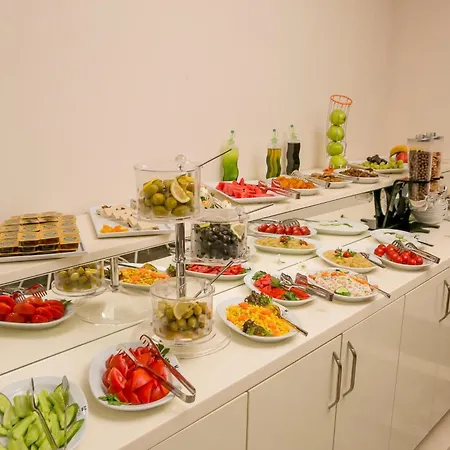 Beyzas & Отель *