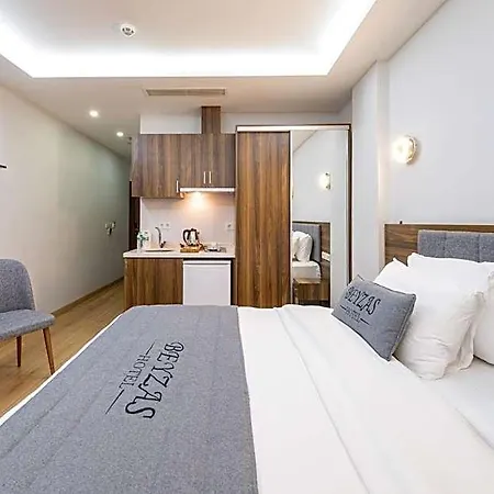 Otel Beyzas & *